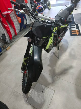 Fantic XEF 125 Black Phantom