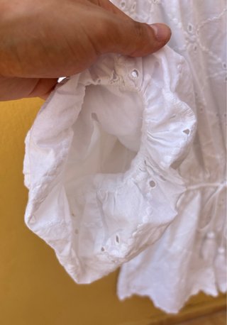 Mono corto Zara blanco bordado