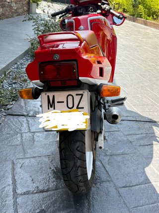Cagiva Freccia C12 Roja y Blanca