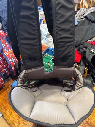 Mochila Portabebés Jane Negra