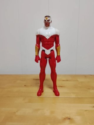 Muñeco Falcon Titan