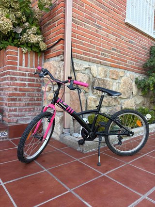 Bicicleta Btwin Infantil Rosa y Negra