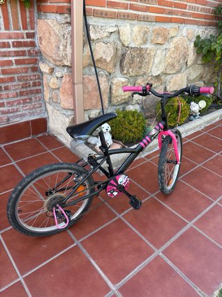 Bicicleta Btwin Infantil Rosa y Negra