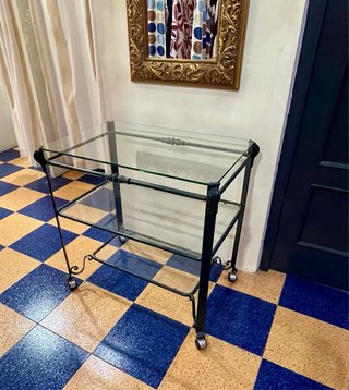 Mesa de Forja y Cristal con Ruedas
