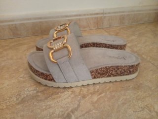Chanclas verano doradas y grises talla 39