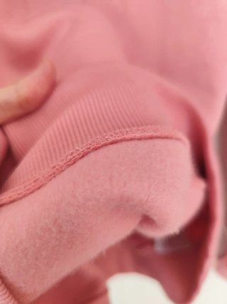 Sudadera Guess con capucha rosa