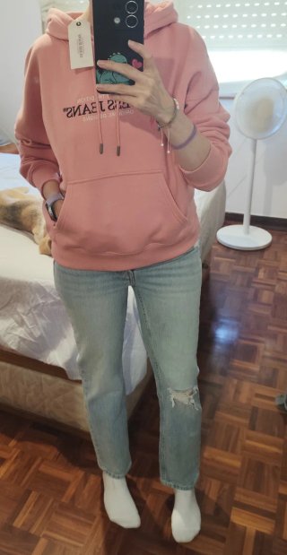 Sudadera Guess con capucha rosa