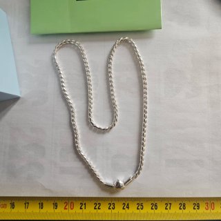 Collar estilo cordón con cierre