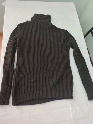 Maglione collo alto con bottoni
