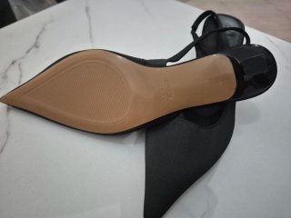 Zapatos de tacón negros slingback