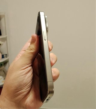 iPhone 15 Pro Impoluto + Accesorios