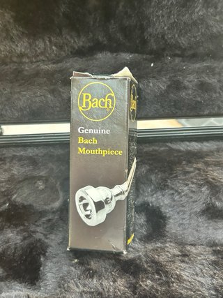 Trompeta Bach con estuche