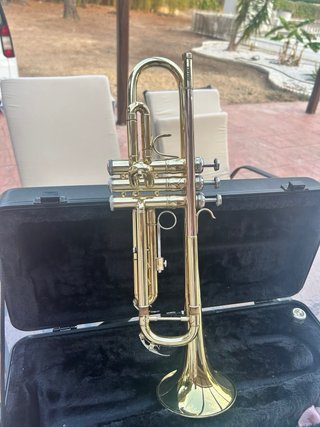 Trompeta Bach con estuche