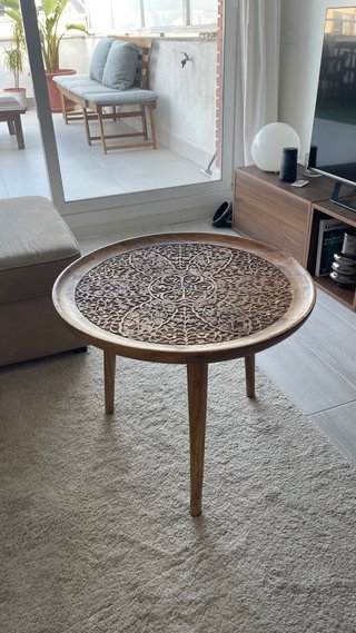 Mesa auxiliar madera tallada estilo boho