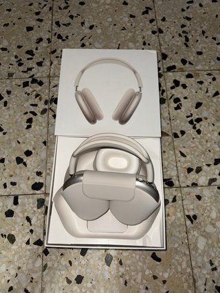 Airpods Max Apple Grises y Blancos
