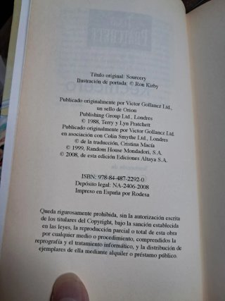 Novela Mundodisco Rechicero