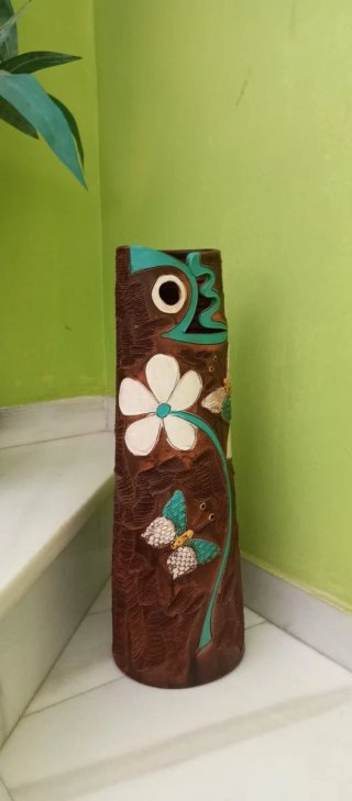 Vasija cerámica tallada mano decorada