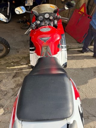 CBR 600 F Roja y Blanca