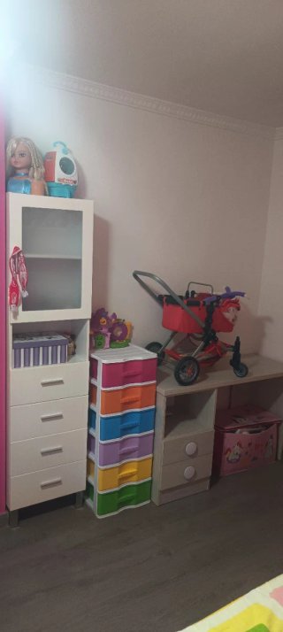 Dormitorio juvenil con cajones