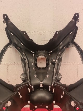 Xmax 400 300 125 Yamaha 17-22 panel contraescudo