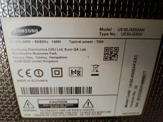 Televisión Samsung Negra y Plateada