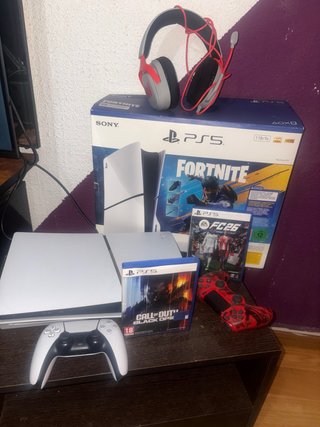Consola PS5 con fc26 y call of duty 7 Ops