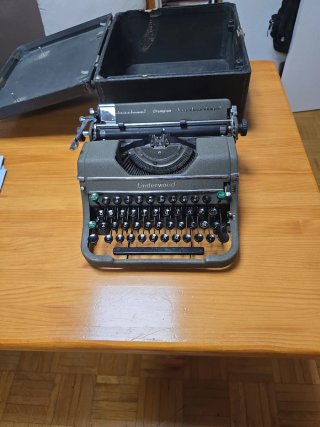 Máquina de Escribir Underwood Champion