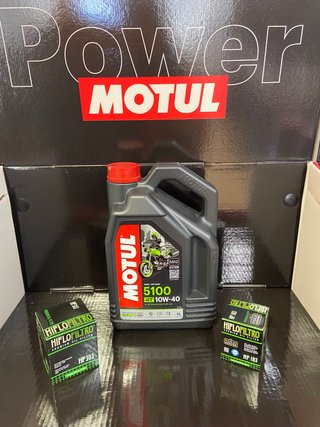 Aceite Motul 5100 4T 10W-40 + Filtro aceite moto