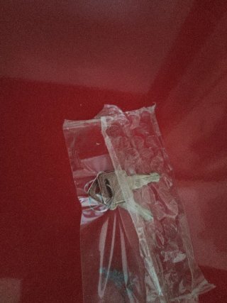 Vitrina Ikea Roja Descatalogada