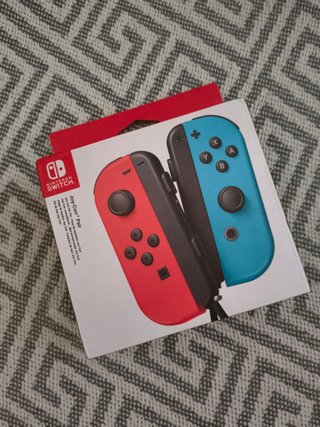Coppia di controller Joy-Con per Nintendo Switch (Rosso e Blu)