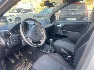 Ford Fiesta 2004