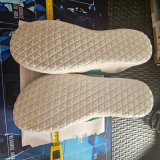 Zapatillas deportivas casuales blancas y verdes