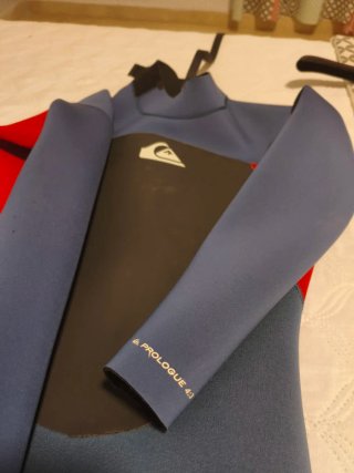 Neopreno Quiksilver Azul y Rojo T MS