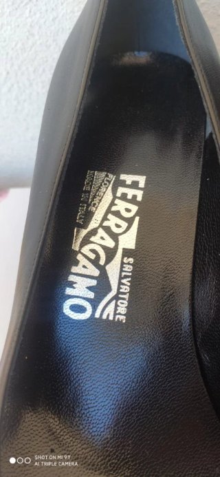 Scarpe décolleté Ferragamo nere pari al nuovo