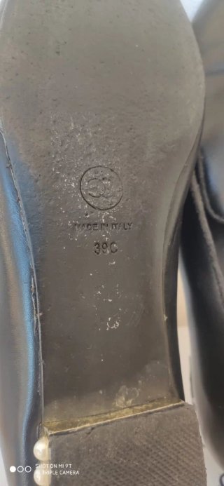 Scarpe décolleté Ferragamo nere pari al nuovo
