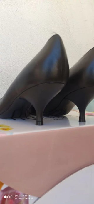 Scarpe décolleté Ferragamo nere pari al nuovo