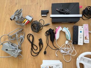 Mega Pack Nintendo Wii Negra + 3 Mandos + Nunchuks