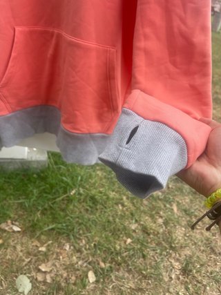 Sudadera con capucha naranja y gris