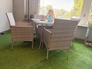 MESA + 4 SILLAS DE JARDIN - NUEVO