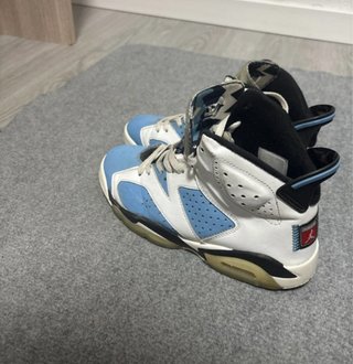 Jordan Retro 6 Azul y Blanco