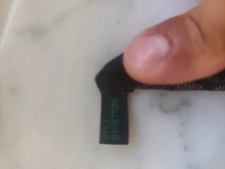 Vestito con ricamo sulla schiena