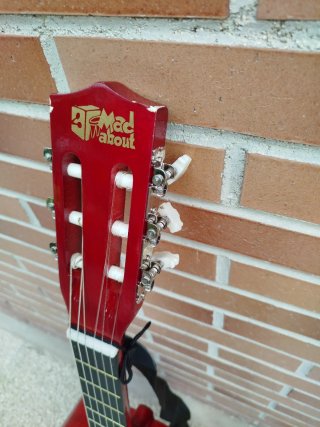 Guitarra Acústica Infantil Amarilla Mad About