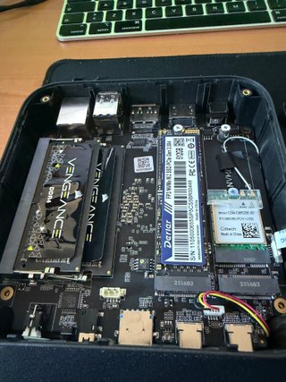 Mini PC Blackview Ryzen 5 7430U 32GB RAM SIN USO