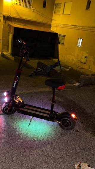 Patinete eléctrico con asiento
