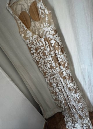 Vestido de fiesta encaje beige y blanco