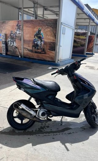 Yamaha Aerox Scooter Verde/Morado