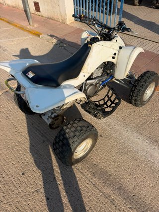 Suzuki LTZ 400 Quad Blanco
