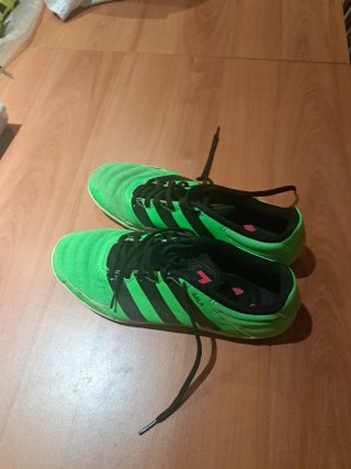 Zapatillas Adidas Verdes y Negras