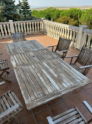 Mesa y 6 Sillas de madera para exterior
