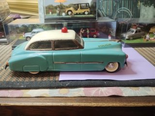 Coche de policía Rico años 60